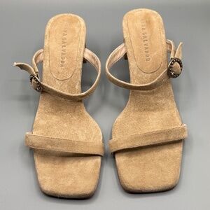 NEW WO BOX Frēda Salvador Amalia Buckled Heels Suede (9)